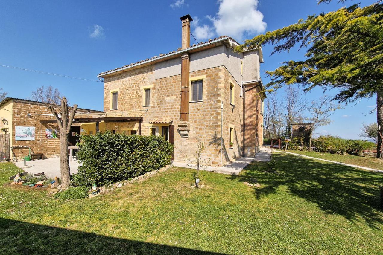 Villa Pilotti Country House Penna San Giovanni Exterior foto
